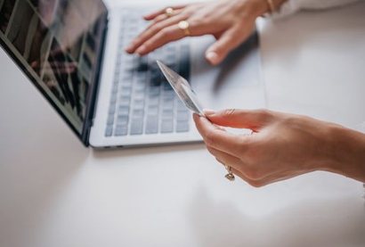 3 câu hỏi về ba viên xúc xắc